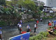 BO BRI S Parman Laksanakan Program “Jaga Sungai, Jaga Kehidupan” Dengan Membersihkan Sungai Kebon Jeruk