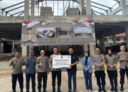 BRI BO Pontianak Serahkan Bantuan TJSL Pembangunan Masjid Shiratul Jannah Polresta Pontianak