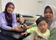 Semarak Hari Kartini, BRI Kantor Kas Polres Ketapang Manjakan Nasabah Perempuan dengan Cokelat Spesial