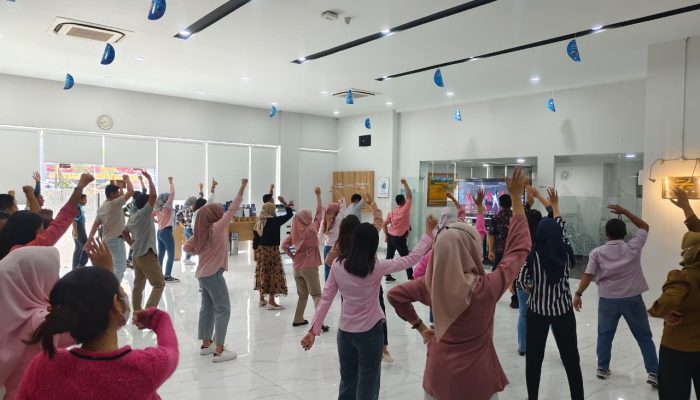 BRI BO Jakarta Daan Mogot Gelar Senam Bersama untuk Dorong Work Life Balance dan Kesehatan Pekerja